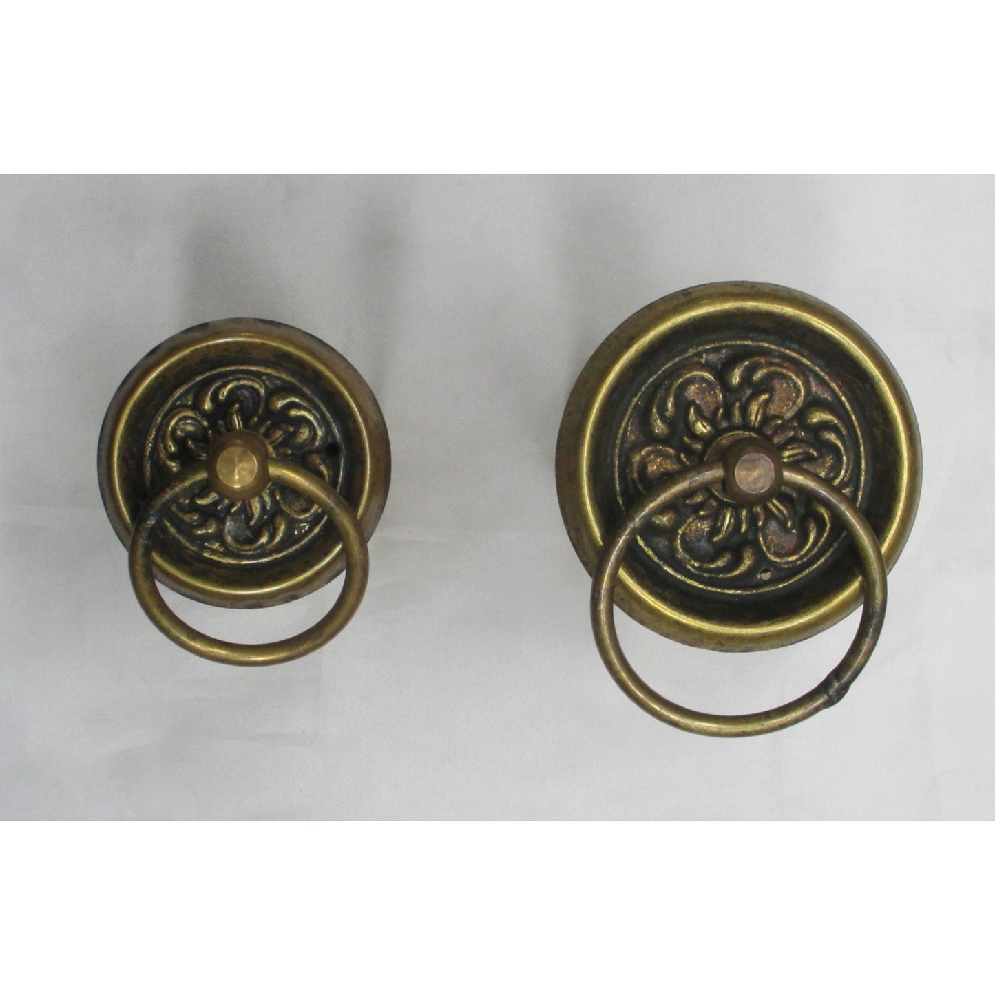 Ring aus Messing Biedermeier patiniert, Durchmesser 50 mm